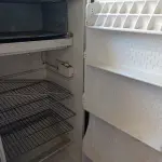 LOTE 261 - 02 GELADEIRAS MARCAS E MODELOS DIVERSOS. (NO ESTADO) ATENÇÃO! FAZER A VISITAÇÃO ANTES DE ARREMATAR, NÃO SABEMOS SE FUNCIONA. LEILÃO NÃO TEM GARANTIA E NEM DEVOLUÇÃO, SUJEITO A POSSÍVEIS AVARIAS VISÍVEIS/OCULTAS E/OU AUSÊNCIA DE COMPONENTES.