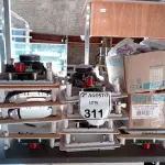 LOTE 311 - 01 LOTE COM VÁRIOS REATORES PARA LÂMPADAS FLUORESCENTES, 03 ALTO FALANTES E MATERIAIS DIVERSOS. (NO ESTADO) ATENÇÃO! FAZER A VISITAÇÃO ANTES DE ARREMATAR, NÃO SABEMOS SE FUNCIONA. LEILÃO NÃO TEM GARANTIA E NEM DEVOLUÇÃO, SUJEITO A POSSÍVEIS AVARIAS VISÍVEIS/OCULTAS E/OU AUSÊNCIA DE COMPONENTES.