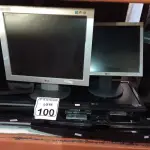 LOTE 100 - 01 LOTE COM APROXIMADAMENTE 19 MONITORES LCD MARCAS E MODELOS DIVERSOS PARA A RETIRADA DE PEÇAS. (NO ESTADO) ATENÇÃO! FAZER A VISITAÇÃO ANTES DE ARREMATAR, NÃO SABEMOS SE FUNCIONA. LEILÃO NÃO TEM GARANTIA E NEM DEVOLUÇÃO, SUJEITO A POSSÍVEIS AVARIAS VISÍVEIS/OCULTAS E/OU AUSÊNCIA DE COMPONENTES.