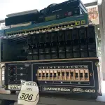 LOTE 306 - 01 LOTE COM UM SERVIDOR E VÁRIOS ELETRÔNICOS PARA A RETIRADA DE PEÇAS. (NO ESTADO) ATENÇÃO! FAZER A VISITAÇÃO ANTES DE ARREMATAR, NÃO SABEMOS SE FUNCIONA. LEILÃO NÃO TEM GARANTIA E NEM DEVOLUÇÃO, SUJEITO A POSSÍVEIS AVARIAS VISÍVEIS/OCULTAS E/OU AUSÊNCIA DE COMPONENTES.