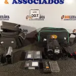 LOTE 007 - 02 FILMADORAS SENDO 01 JVC E OUTRA SONY, COM AVARIAS. (NO ESTADO) ATENÇÃO! FAZER A VISITAÇÃO ANTES DE ARREMATAR, NÃO SABEMOS SE FUNCIONA. LEILÃO NÃO TEM GARANTIA E NEM DEVOLUÇÃO, SUJEITO A POSSÍVEIS AVARIAS VISÍVEIS/OCULTAS E/OU AUSÊNCIA DE COMPONENTES.