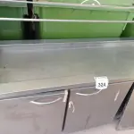 LOTE 324 - 01 BALCÃO PARA FRIOS COM 03 PORTAS EM INOX. (NO ESTADO) ATENÇÃO! FAZER A VISITAÇÃO ANTES DE ARREMATAR, NÃO SABEMOS SE FUNCIONA. LEILÃO NÃO TEM GARANTIA E NEM DEVOLUÇÃO, SUJEITO A POSSÍVEIS AVARIAS VISÍVEIS/OCULTAS E/OU AUSÊNCIA DE COMPONENTES.