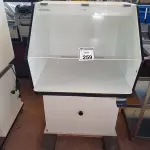 LOTE 259 - 01 CABINE ASSÉPTICA. (NO ESTADO) ATENÇÃO! FAZER A VISITAÇÃO ANTES DE ARREMATAR, NÃO SABEMOS SE FUNCIONA. LEILÃO NÃO TEM GARANTIA E NEM DEVOLUÇÃO, SUJEITO A POSSÍVEIS AVARIAS VISÍVEIS/OCULTAS E/OU AUSÊNCIA DE COMPONENTES.
