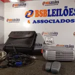 LOTE 026 - 01 PROJETOR MULTIMÍDIA MARCA INFOCUS. (NO ESTADO) ATENÇÃO! FAZER A VISITAÇÃO ANTES DE ARREMATAR, NÃO SABEMOS SE FUNCIONA. LEILÃO NÃO TEM GARANTIA E NEM DEVOLUÇÃO, SUJEITO A POSSÍVEIS AVARIAS VISÍVEIS/OCULTAS E/OU AUSÊNCIA DE COMPONENTES.