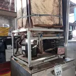 LOTE 257 - 01 LAVA LOUÇAS EM INOX INCOMPLETA E 01 SUCATA DE REFRESQUEIRA. (NO ESTADO) ATENÇÃO! FAZER A VISITAÇÃO ANTES DE ARREMATAR, NÃO SABEMOS SE FUNCIONA. LEILÃO NÃO TEM GARANTIA E NEM DEVOLUÇÃO, SUJEITO A POSSÍVEIS AVARIAS VISÍVEIS/OCULTAS E/OU AUSÊNCIA DE COMPONENTES.