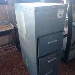 LOTE 365 - 01 ARQUIVO EM AÇO COM 4 GAVETAS. (NO ESTADO) ATENÇÃO! FAZER A VISITAÇÃO ANTES DE ARREMATAR, NÃO SABEMOS SE FUNCIONA. LEILÃO NÃO TEM GARANTIA E NEM DEVOLUÇÃO, SUJEITO A POSSÍVEIS AVARIAS VISÍVEIS/OCULTAS E/OU AUSÊNCIA DE COMPONENTES.