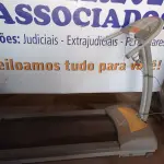 LOTE 423 - 01 ESTEIRA MARCA ATHLETIC. (NO ESTADO) ATENÇÃO! FAZER A VISITAÇÃO ANTES DE ARREMATAR, NÃO SABEMOS SE FUNCIONA. LEILÃO NÃO TEM GARANTIA E NEM DEVOLUÇÃO, SUJEITO A POSSÍVEIS AVARIAS VISÍVEIS/OCULTAS E/OU AUSÊNCIA DE COMPONENTES.