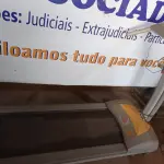 LOTE 423 - 01 ESTEIRA MARCA ATHLETIC. (NO ESTADO) ATENÇÃO! FAZER A VISITAÇÃO ANTES DE ARREMATAR, NÃO SABEMOS SE FUNCIONA. LEILÃO NÃO TEM GARANTIA E NEM DEVOLUÇÃO, SUJEITO A POSSÍVEIS AVARIAS VISÍVEIS/OCULTAS E/OU AUSÊNCIA DE COMPONENTES.