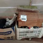 LOTE 369 - 02 CAIXAS COM MATERIAIS DIVERSOS. (NO ESTADO) ATENÇÃO! FAZER A VISITAÇÃO ANTES DE ARREMATAR, NÃO SABEMOS SE FUNCIONA. LEILÃO NÃO TEM GARANTIA E NEM DEVOLUÇÃO, SUJEITO A POSSÍVEIS AVARIAS VISÍVEIS/OCULTAS E/OU AUSÊNCIA DE COMPONENTES.