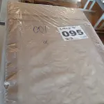 LOTE 095 - 01 - GUARDA ROUPA 3 PORTAS HOUSE (NO ESTADO, NÃO SABEMOS SE FUNCIONA. LEILÃO NÃO TEM GARANTIA E NEM DEVOLUÇÃO, SUJEITO A POSSÍVEIS AVARIAS VISÍVEIS/OCULTAS E/OU AUSÊNCIA DE COMPONENTES)