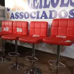 LOTE 121 - 04 – BANQUETAS (NO ESTADO, NÃO SABEMOS SE FUNCIONA. LEILÃO NÃO TEM GARANTIA E NEM DEVOLUÇÃO, SUJEITO A POSSÍVEIS AVARIAS VISÍVEIS/OCULTAS E/OU AUSÊNCIA DE COMPONENTES)