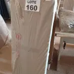 LOTE 160 - 01 - PAINEL PARA TV ATÉ 42 POLEGADAS COM PRATELEIRA DENVER J CARVALHO (NO ESTADO, NÃO SABEMOS SE FUNCIONA. LEILÃO NÃO TEM GARANTIA E NEM DEVOLUÇÃO, SUJEITO A POSSÍVEIS AVARIAS VISÍVEIS/OCULTAS E/OU AUSÊNCIA DE COMPONENTES)