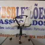 LOTE 075 - 01 – CADEIRA DE ESCRITÓRIO (NO ESTADO, NÃO SABEMOS SE FUNCIONA. LEILÃO NÃO TEM GARANTIA E NEM DEVOLUÇÃO, SUJEITO A POSSÍVEIS AVARIAS VISÍVEIS/OCULTAS E/OU AUSÊNCIA DE COMPONENTES)