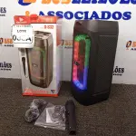 LOTE 035 - 01 RÁDIO PORTÁTIL COM BLUETOOTH 01 MICROFONE É CONTROLE MARCA GRASEP MODELO D-S32 (NOVO) (NO ESTADO) ATENÇÃO! FAZER A VISITAÇÃO ANTES DE ARREMATAR, NÃO SABEMOS SE FUNCIONA. LEILÃO NÃO TEM GARANTIA E NEM DEVOLUÇÃO, SUJEITO A POSSÍVEIS AVARIAS VISÍVEIS/OCULTAS E/OU AUSÊNCIA DE COMPONENTES.