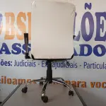LOTE 075 - 01 – CADEIRA DE ESCRITÓRIO (NO ESTADO, NÃO SABEMOS SE FUNCIONA. LEILÃO NÃO TEM GARANTIA E NEM DEVOLUÇÃO, SUJEITO A POSSÍVEIS AVARIAS VISÍVEIS/OCULTAS E/OU AUSÊNCIA DE COMPONENTES)