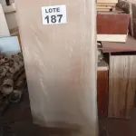 LOTE 187 - 01 - RACK COM PAINEL P/ TV MP3059 (NO ESTADO, NÃO SABEMOS SE FUNCIONA. LEILÃO NÃO TEM GARANTIA E NEM DEVOLUÇÃO, SUJEITO A POSSÍVEIS AVARIAS VISÍVEIS/OCULTAS E/OU AUSÊNCIA DE COMPONENTES)