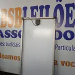 LOTE 119 - 01 – PLACA ENERGIA SOLAR (NO ESTADO, NÃO SABEMOS SE FUNCIONA. LEILÃO NÃO TEM GARANTIA E NEM DEVOLUÇÃO, SUJEITO A POSSÍVEIS AVARIAS VISÍVEIS/OCULTAS E/OU AUSÊNCIA DE COMPONENTES)