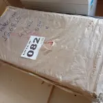 LOTE 082 - 01 - CÔMODA 4 GAVETAS COM PORTA GRAN SELENA (NO ESTADO, NÃO SABEMOS SE FUNCIONA. LEILÃO NÃO TEM GARANTIA E NEM DEVOLUÇÃO, SUJEITO A POSSÍVEIS AVARIAS VISÍVEIS/OCULTAS E/OU AUSÊNCIA DE COMPONENTES)