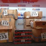 LOTE 233 - 400 - LÂMPADAS FAROL H4 12VOLTS (NO ESTADO, NÃO SABEMOS SE FUNCIONA. LEILÃO NÃO TEM GARANTIA E NEM DEVOLUÇÃO, SUJEITO A POSSÍVEIS AVARIAS VISÍVEIS/OCULTAS E/OU AUSÊNCIA DE COMPONENTES)