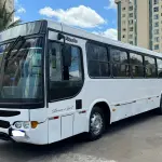 LOTE 001 - 01 ÔNIBUS MERCEDES BENZ 1722, ANO 2011/2012, 42 LUGARES, PNEUS NOVOS, MANUTENÇÕES EM DIA, 2024 QUITADO, PERFEITA CONSERVAÇÃO. (NO ESTADO)