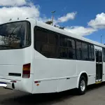 LOTE 001 - 01 ÔNIBUS MERCEDES BENZ 1722, ANO 2011/2012, 42 LUGARES, PNEUS NOVOS, MANUTENÇÕES EM DIA, 2024 QUITADO, PERFEITA CONSERVAÇÃO. (NO ESTADO)