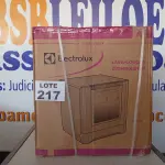 LOTE 217 - 01 - LAVA-LOUÇAS ELECTROLUX 8 SERVIÇOS CINZA (LE08S) 110V (LACRADA) (NO ESTADO, NÃO SABEMOS SE FUNCIONA. LEILÃO NÃO TEM GARANTIA E NEM DEVOLUÇÃO, SUJEITO A POSSÍVEIS AVARIAS VISÍVEIS/OCULTAS E/OU AUSÊNCIA DE COMPONENTES)