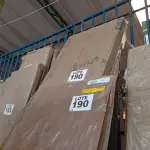 LOTE 190 - 01 - GUARDA ROUPA SIDNEY PLUS 3 PORTAS (NO ESTADO, NÃO SABEMOS SE FUNCIONA. LEILÃO NÃO TEM GARANTIA E NEM DEVOLUÇÃO, SUJEITO A POSSÍVEIS AVARIAS VISÍVEIS/OCULTAS E/OU AUSÊNCIA DE COMPONENTES)