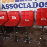 LOTE 121 - 04 – BANQUETAS (NO ESTADO, NÃO SABEMOS SE FUNCIONA. LEILÃO NÃO TEM GARANTIA E NEM DEVOLUÇÃO, SUJEITO A POSSÍVEIS AVARIAS VISÍVEIS/OCULTAS E/OU AUSÊNCIA DE COMPONENTES)