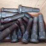 LOTE 218 - 20 - PARAFUSOS DE RODA 96MM FEY (NO ESTADO, NÃO SABEMOS SE FUNCIONA. LEILÃO NÃO TEM GARANTIA E NEM DEVOLUÇÃO, SUJEITO A POSSÍVEIS AVARIAS VISÍVEIS/OCULTAS E/OU AUSÊNCIA DE COMPONENTES)