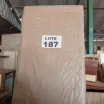 LOTE 187 - 01 - RACK COM PAINEL P/ TV MP3059 (NO ESTADO, NÃO SABEMOS SE FUNCIONA. LEILÃO NÃO TEM GARANTIA E NEM DEVOLUÇÃO, SUJEITO A POSSÍVEIS AVARIAS VISÍVEIS/OCULTAS E/OU AUSÊNCIA DE COMPONENTES)
