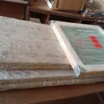 LOTE 085 - 01 - GUARDA-ROUPA SOLTEIRO 2 PORTAS DE CORRER 2 GAVETAS E ESPELHO PEÔNIA YESCASA (NO ESTADO, NÃO SABEMOS SE FUNCIONA. LEILÃO NÃO TEM GARANTIA E NEM DEVOLUÇÃO, SUJEITO A POSSÍVEIS AVARIAS VISÍVEIS/OCULTAS E/OU AUSÊNCIA DE COMPONENTES)