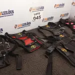 LOTE 045 - 05 - COLEIRA PEITORAL CACHORRO (NO ESTADO, NÃO SABEMOS SE FUNCIONA. LEILÃO NÃO TEM GARANTIA E NEM DEVOLUÇÃO, SUJEITO A POSSÍVEIS AVARIAS VISÍVEIS/OCULTAS E/OU AUSÊNCIA DE COMPONENTES)