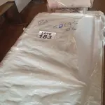 LOTE 183 - 01 - GUARDA ROUPA SOLTEIRO CANCUN 2 PORTAS 2 GAVETAS (NO ESTADO, NÃO SABEMOS SE FUNCIONA. LEILÃO NÃO TEM GARANTIA E NEM DEVOLUÇÃO, SUJEITO A POSSÍVEIS AVARIAS VISÍVEIS/OCULTAS E/OU AUSÊNCIA DE COMPONENTES)