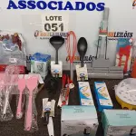 LOTE 051 - 21 – UTENSÍLIOS DOMÉSTICOS DIVERSOS (NO ESTADO, NÃO SABEMOS SE FUNCIONA. LEILÃO NÃO TEM GARANTIA E NEM DEVOLUÇÃO, SUJEITO A POSSÍVEIS AVARIAS VISÍVEIS/OCULTAS E/OU AUSÊNCIA DE COMPONENTES)