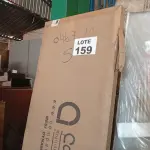LOTE 159 - 01 - MESA DE ESCRITÓRIO STUDIO NOGAL 150 CM (NO ESTADO, NÃO SABEMOS SE FUNCIONA. LEILÃO NÃO TEM GARANTIA E NEM DEVOLUÇÃO, SUJEITO A POSSÍVEIS AVARIAS VISÍVEIS/OCULTAS E/OU AUSÊNCIA DE COMPONENTES)