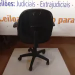 LOTE 211 - 01 – CADEIRA DE ESCRITÓRIO (NO ESTADO, NÃO SABEMOS SE FUNCIONA. LEILÃO NÃO TEM GARANTIA E NEM DEVOLUÇÃO, SUJEITO A POSSÍVEIS AVARIAS VISÍVEIS/OCULTAS E/OU AUSÊNCIA DE COMPONENTES)