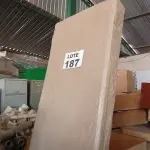 LOTE 187 - 01 - RACK COM PAINEL P/ TV MP3059 (NO ESTADO, NÃO SABEMOS SE FUNCIONA. LEILÃO NÃO TEM GARANTIA E NEM DEVOLUÇÃO, SUJEITO A POSSÍVEIS AVARIAS VISÍVEIS/OCULTAS E/OU AUSÊNCIA DE COMPONENTES)