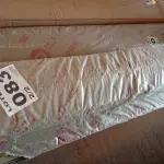 LOTE 083 - 01 - PAINEL PARA TV ATÉ 60” DJ MÓVEIS NEW GRECO 2 PRATELEIRAS (NO ESTADO, NÃO SABEMOS SE FUNCIONA. LEILÃO NÃO TEM GARANTIA E NEM DEVOLUÇÃO, SUJEITO A POSSÍVEIS AVARIAS VISÍVEIS/OCULTAS E/OU AUSÊNCIA DE COMPONENTES)