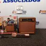 LOTE 075 - 01 IKARAOKE BOX MODELO KITS-1687 (NOVO) (NO ESTADO) ATENÇÃO! FAZER A VISITAÇÃO ANTES DE ARREMATAR, NÃO SABEMOS SE FUNCIONA. LEILÃO NÃO TEM GARANTIA E NEM DEVOLUÇÃO, SUJEITO A POSSÍVEIS AVARIAS VISÍVEIS/OCULTAS E/OU AUSÊNCIA DE COMPONENTES.