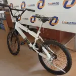 LOTE 213 - 01 - BICICLETA ARO 20 COLLI CROSS EXTREME FREIO V-BREAK (NO ESTADO, NÃO SABEMOS SE FUNCIONA. LEILÃO NÃO TEM GARANTIA E NEM DEVOLUÇÃO, SUJEITO A POSSÍVEIS AVARIAS VISÍVEIS/OCULTAS E/OU AUSÊNCIA DE COMPONENTES)