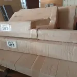 LOTE 181 - 01 - TRELICHE COM CAMA CASAL COM 3 GAVETAS MADEIRA MACIÇA BRANCA MOVEIS SARAIVA (NO ESTADO, NÃO SABEMOS SE FUNCIONA. LEILÃO NÃO TEM GARANTIA E NEM DEVOLUÇÃO, SUJEITO A POSSÍVEIS AVARIAS VISÍVEIS/OCULTAS E/OU AUSÊNCIA DE COMPONENTES)