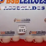 LOTE 012 - 06 XICARAS DE PORCELANA. (NO ESTADO) ATENÇÃO! FAZER A VISITAÇÃO ANTES DE ARREMATAR, NÃO SABEMOS SE FUNCIONA. LEILÃO NÃO TEM GARANTIA E NEM DEVOLUÇÃO, SUJEITO A POSSÍVEIS AVARIAS VISÍVEIS/OCULTAS E/OU AUSÊNCIA DE COMPONENTES.