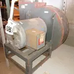 LOTE 106 - 01 CENTRIFUGA BLOWER COM MOTOR ELÉTRICO. (NO ESTADO) ATENÇÃO! FAZER A VISITAÇÃO ANTES DE ARREMATAR, NÃO SABEMOS SE FUNCIONA. LEILÃO NÃO TEM GARANTIA E NEM DEVOLUÇÃO, SUJEITO A POSSÍVEIS AVARIAS VISÍVEIS/OCULTAS E/OU AUSÊNCIA DE COMPONENTES.