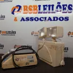 LOTE 218 - 01 LUMINÁRIA DE EMERGÊNCIA E 01 BALANÇA. (NO ESTADO) ATENÇÃO! FAZER A VISITAÇÃO ANTES DE ARREMATAR, NÃO SABEMOS SE FUNCIONA. LEILÃO NÃO TEM GARANTIA E NEM DEVOLUÇÃO, SUJEITO A POSSÍVEIS AVARIAS VISÍVEIS/OCULTAS E/OU AUSÊNCIA DE COMPONENTES.