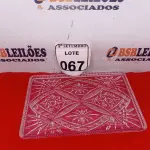 LOTE 067 - 01 BANDEJA CRISTAL BOHEMIA. (NO ESTADO) ATENÇÃO! FAZER A VISITAÇÃO ANTES DE ARREMATAR, NÃO SABEMOS SE FUNCIONA. LEILÃO NÃO TEM GARANTIA E NEM DEVOLUÇÃO, SUJEITO A POSSÍVEIS AVARIAS VISÍVEIS/OCULTAS E/OU AUSÊNCIA DE COMPONENTES.