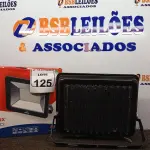 LOTE 125 - 01REFLETOR DECORLED SUPERLED 220V 150W LUZ BRANCA DECORLUX NOVO. (NO ESTADO) ATENÇÃO! FAZER A VISITAÇÃO ANTES DE ARREMATAR, NÃO SABEMOS SE FUNCIONA. LEILÃO NÃO TEM GARANTIA E NEM DEVOLUÇÃO, SUJEITO A POSSÍVEIS AVARIAS VISÍVEIS/OCULTAS E/OU AUSÊNCIA DE COMPONENTES.