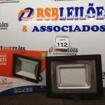 LOTE 112 - 01 REFLETOR DECORLED SUPERLED 220V 100W LUZ BRANCA - DECORLUX NOVO. (NO ESTADO) ATENÇÃO! FAZER A VISITAÇÃO ANTES DE ARREMATAR, NÃO SABEMOS SE FUNCIONA. LEILÃO NÃO TEM GARANTIA E NEM DEVOLUÇÃO, SUJEITO A POSSÍVEIS AVARIAS VISÍVEIS/OCULTAS E/OU AUSÊNCIA DE COMPONENTES.