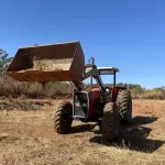 LOTE 008 - 01 TRATOR MF 292 4X4, ANO 1993, MOTOR, BOMBA, BICOS INJETORES FEITO, CAIXA DE CÂMBIO REVISADA ESTA COM APENAS 10 HORAS DE USO APÓS TER SIDO FEITO, CONJUNTO FRONTAL BALDAN ANO 2016 (NO ESTADO)