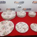 LOTE 069 - 06 PRATOS GRANDES, 06 PRATOS PEQUENOS E 06 PRATOS DE SOBREMESA FLORIDOS ALLEANZA. (NO ESTADO) ATENÇÃO! FAZER A VISITAÇÃO ANTES DE ARREMATAR, NÃO SABEMOS SE FUNCIONA. LEILÃO NÃO TEM GARANTIA E NEM DEVOLUÇÃO, SUJEITO A POSSÍVEIS AVARIAS VISÍVEIS/OCULTAS E/OU AUSÊNCIA DE COMPONENTES.