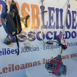 LOTE 077 - 01 ROÇADEIRA BR43 A GASOLINA.  (NO ESTADO) ATENÇÃO! FAZER A VISITAÇÃO ANTES DE ARREMATAR, NÃO SABEMOS SE FUNCIONA. LEILÃO NÃO TEM GARANTIA E NEM DEVOLUÇÃO, SUJEITO A POSSÍVEIS AVARIAS VISÍVEIS/OCULTAS E/OU AUSÊNCIA DE COMPONENTES.